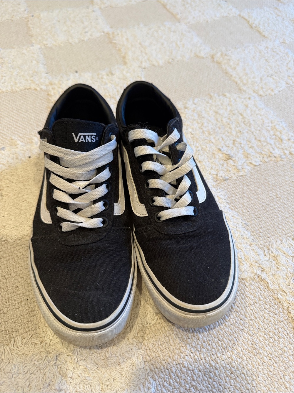 Women’s Vans Black and White Low-Top Skate Sneakers used size 7